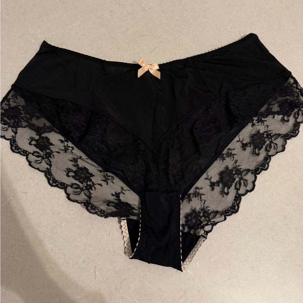 BNW Womens Agent Provocateur Black Lace Panties, Size 5